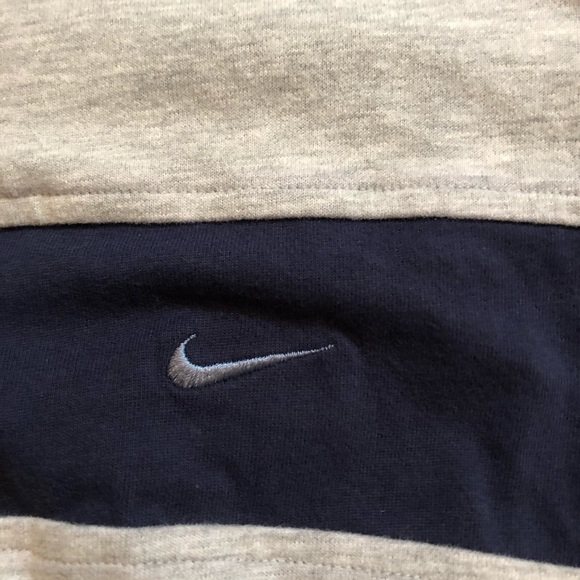Nike Men’s Crew Neck Pullover Color Block Shirt M - Picture 4 of 5
